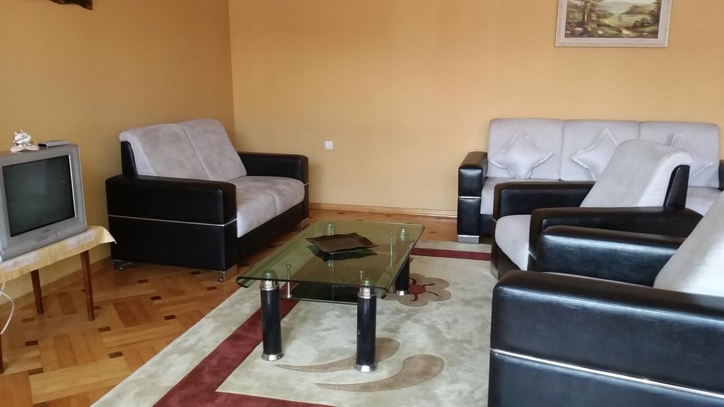 Guest House Kartvelishvili Batoemi Buitenkant foto