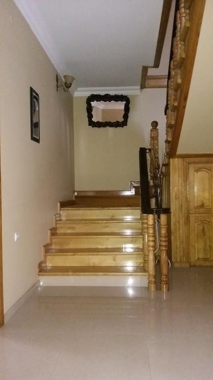 Guest House Kartvelishvili Batoemi Buitenkant foto