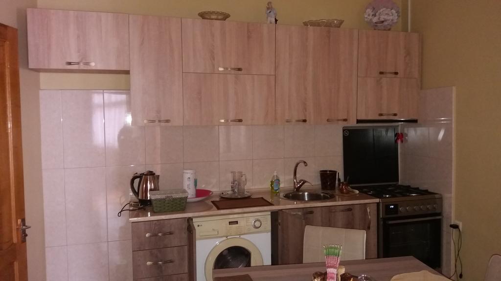 Guest House Kartvelishvili Batoemi Buitenkant foto
