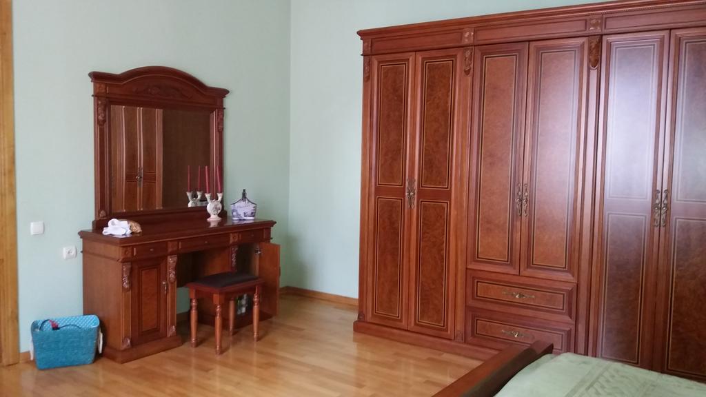Guest House Kartvelishvili Batoemi Buitenkant foto